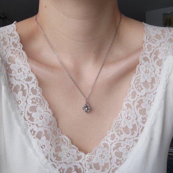 Gothic classic chain mail caged pearl silver necklace - Picture 4 of 9